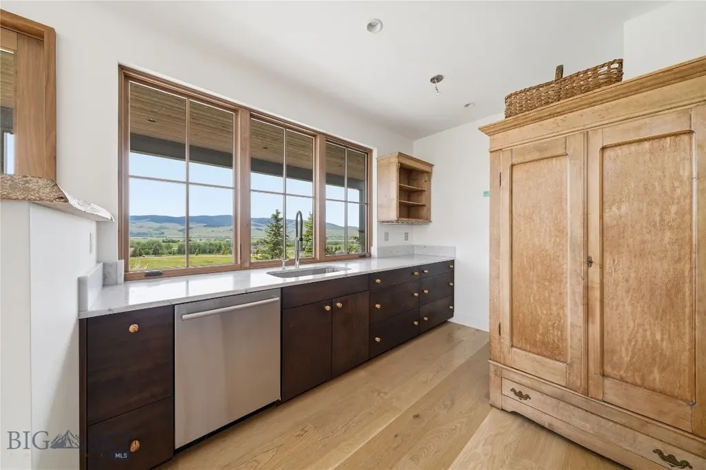 1111 Upper Tom Burke Gallatin Gateway MT 59730
