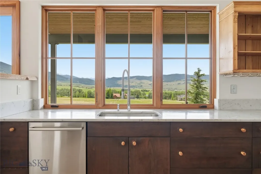 1111 Upper Tom Burke Gallatin Gateway MT 59730