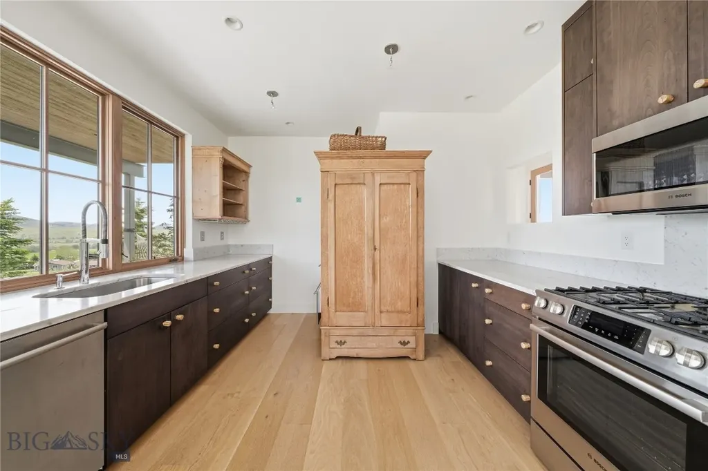 1111 Upper Tom Burke Gallatin Gateway MT 59730