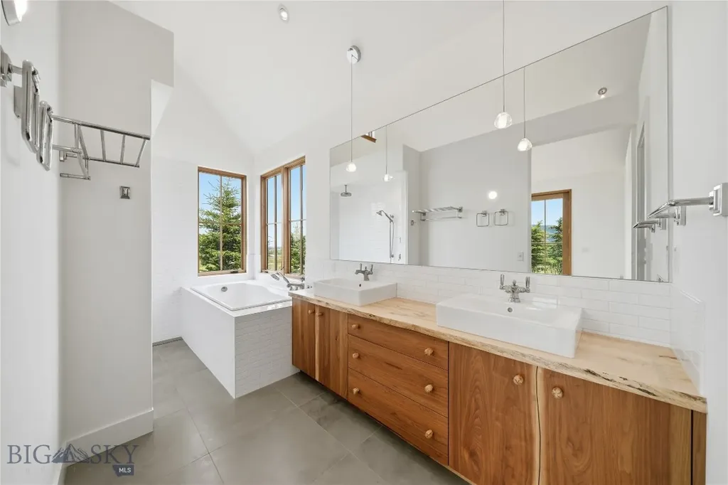 1111 Upper Tom Burke Gallatin Gateway MT 59730