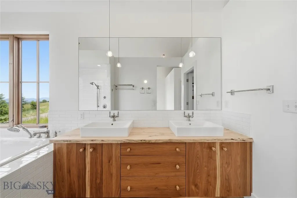 1111 Upper Tom Burke Gallatin Gateway MT 59730