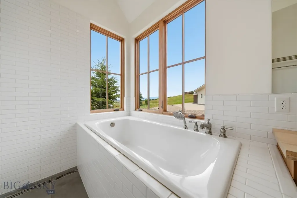 1111 Upper Tom Burke Gallatin Gateway MT 59730