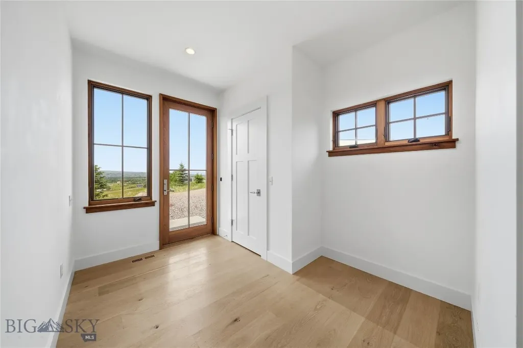 1111 Upper Tom Burke Gallatin Gateway MT 59730