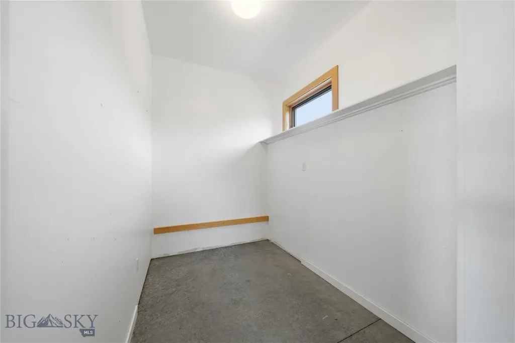 1111 Upper Tom Burke Gallatin Gateway MT 59730