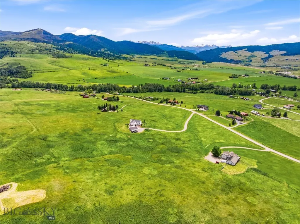 1111 Upper Tom Burke Gallatin Gateway MT 59730