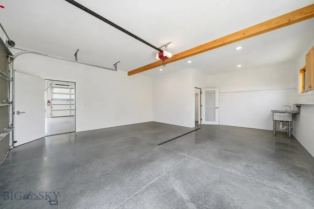 1111 Upper Tom Burke Gallatin Gateway MT 59730