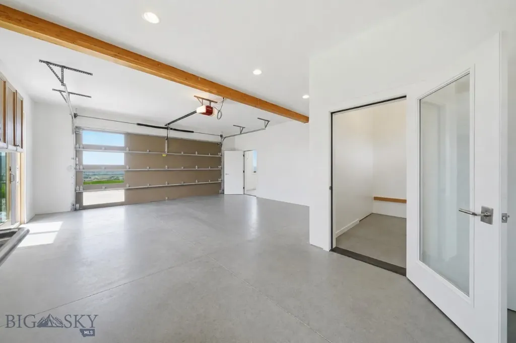 1111 Upper Tom Burke Gallatin Gateway MT 59730