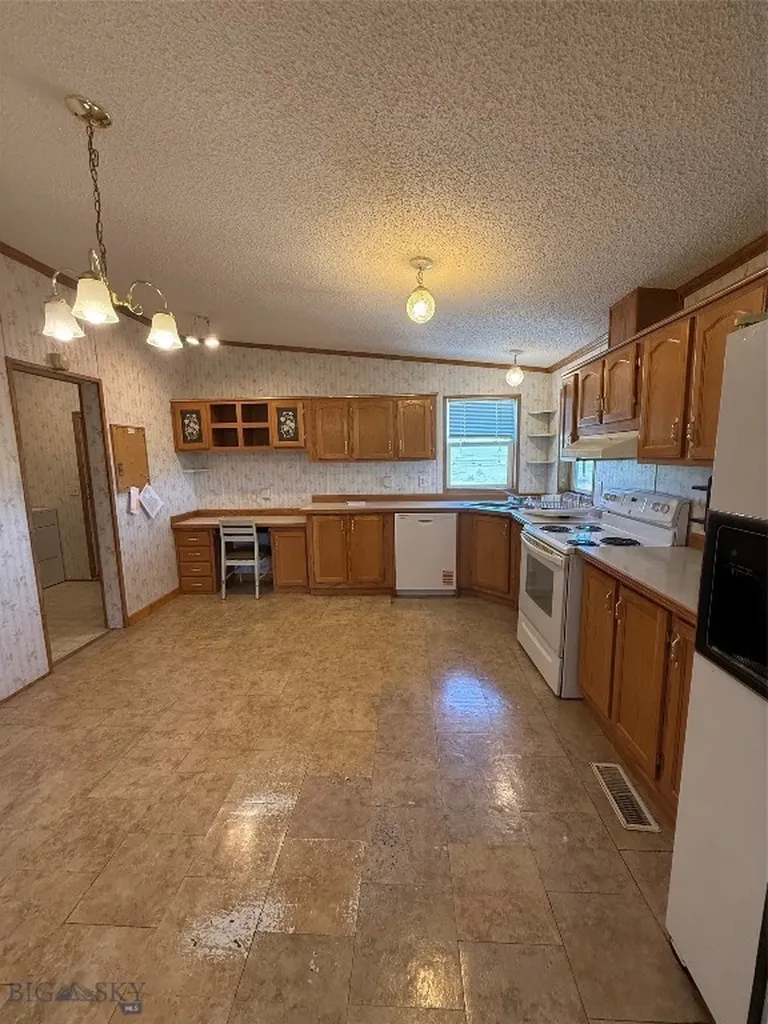 107 Prairie Dog Road Livingston MT 59047
