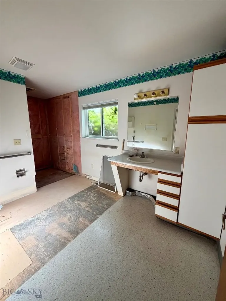 1127 N Cedarview Bozeman MT 59715