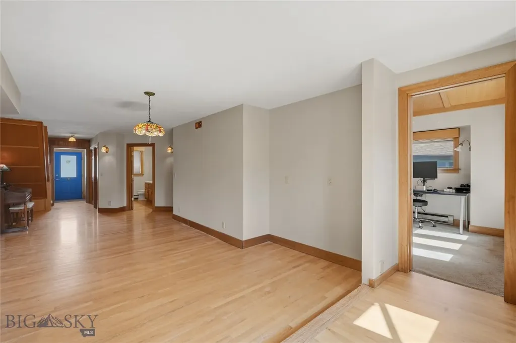 207 S Broadway Street Manhattan MT 59741