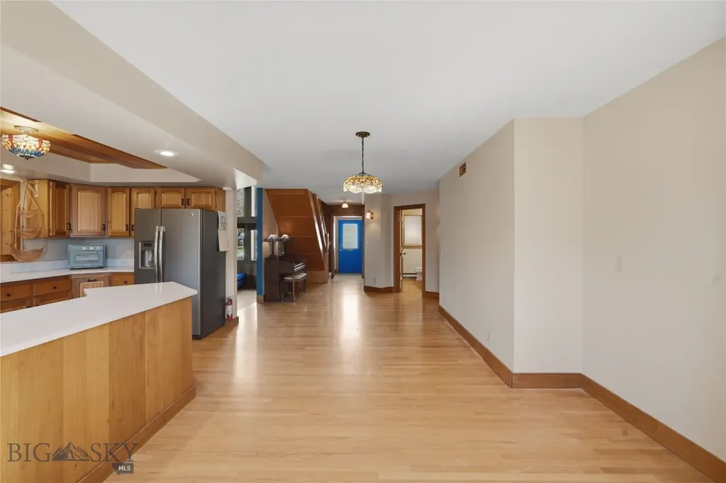 207 S Broadway Street Manhattan MT 59741