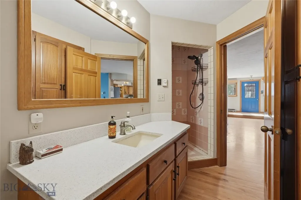 207 S Broadway Street Manhattan MT 59741