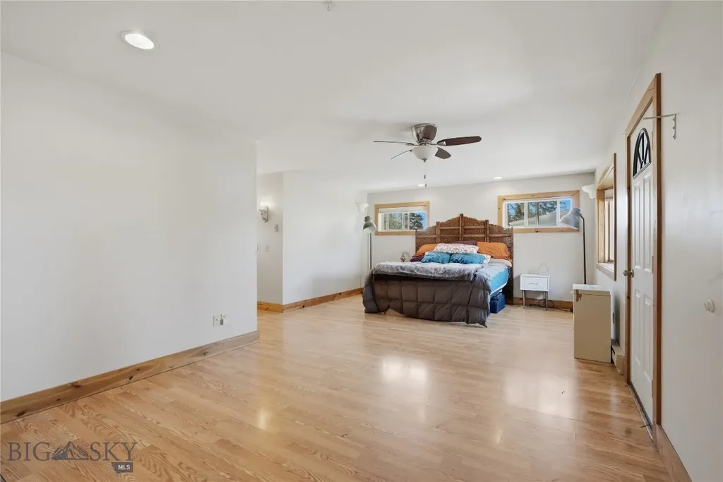 207 S Broadway Street Manhattan MT 59741