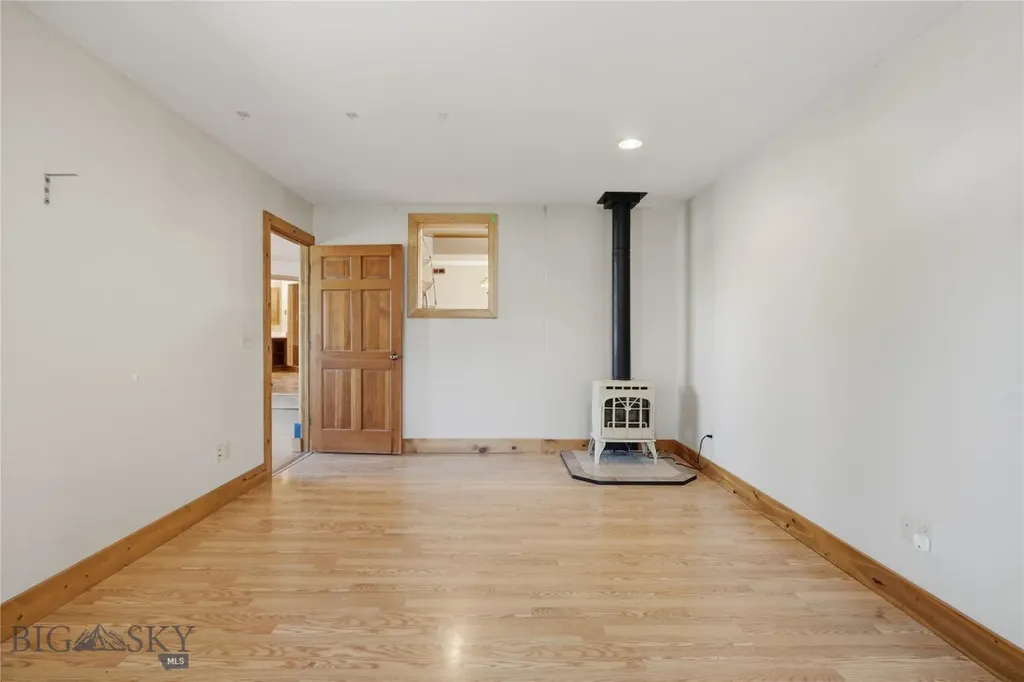 207 S Broadway Street Manhattan MT 59741