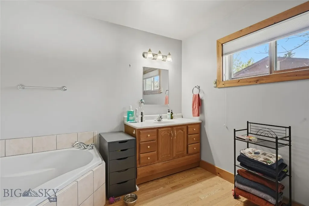 207 S Broadway Street Manhattan MT 59741
