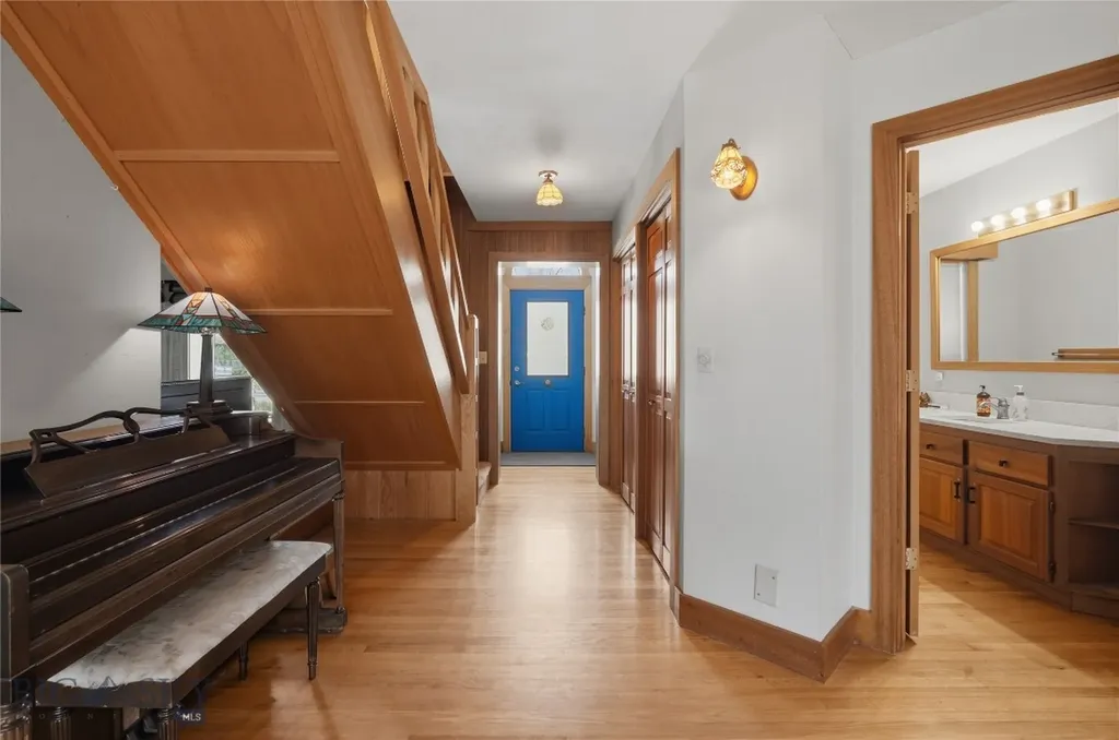 207 S Broadway Street Manhattan MT 59741