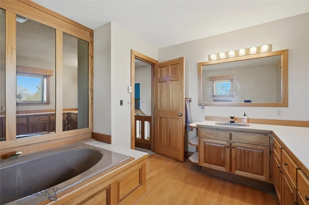 207 S Broadway Street Manhattan MT 59741