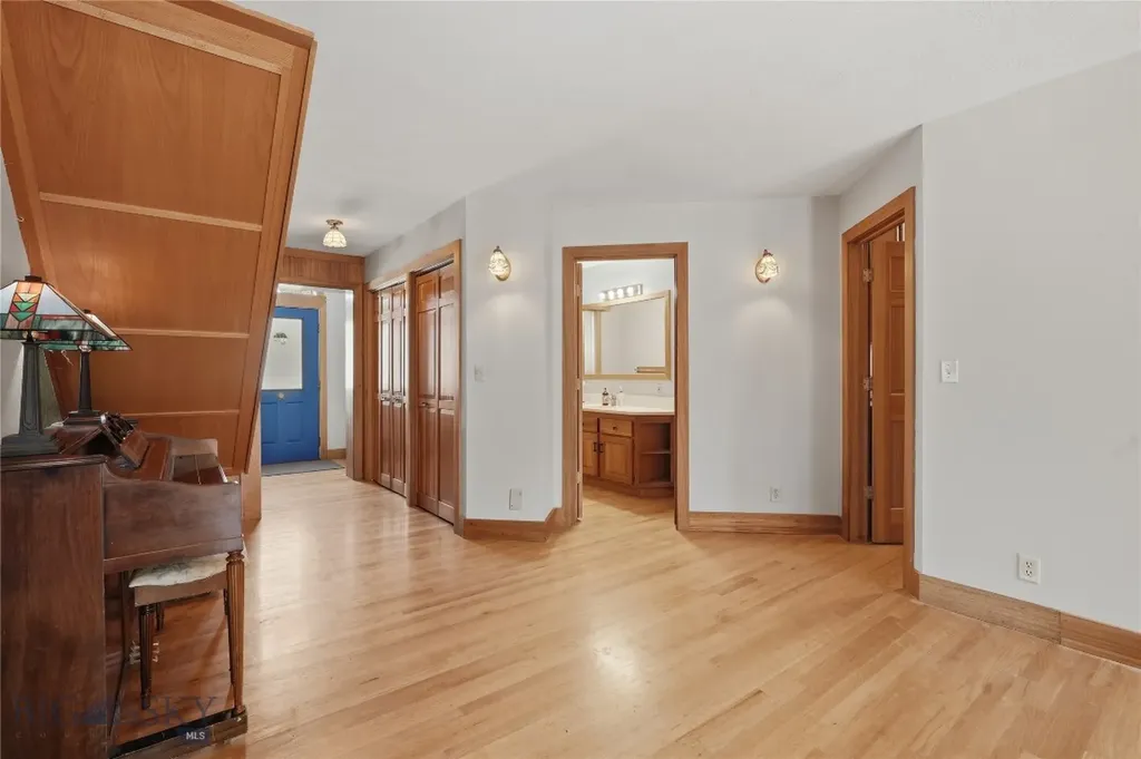 207 S Broadway Street Manhattan MT 59741