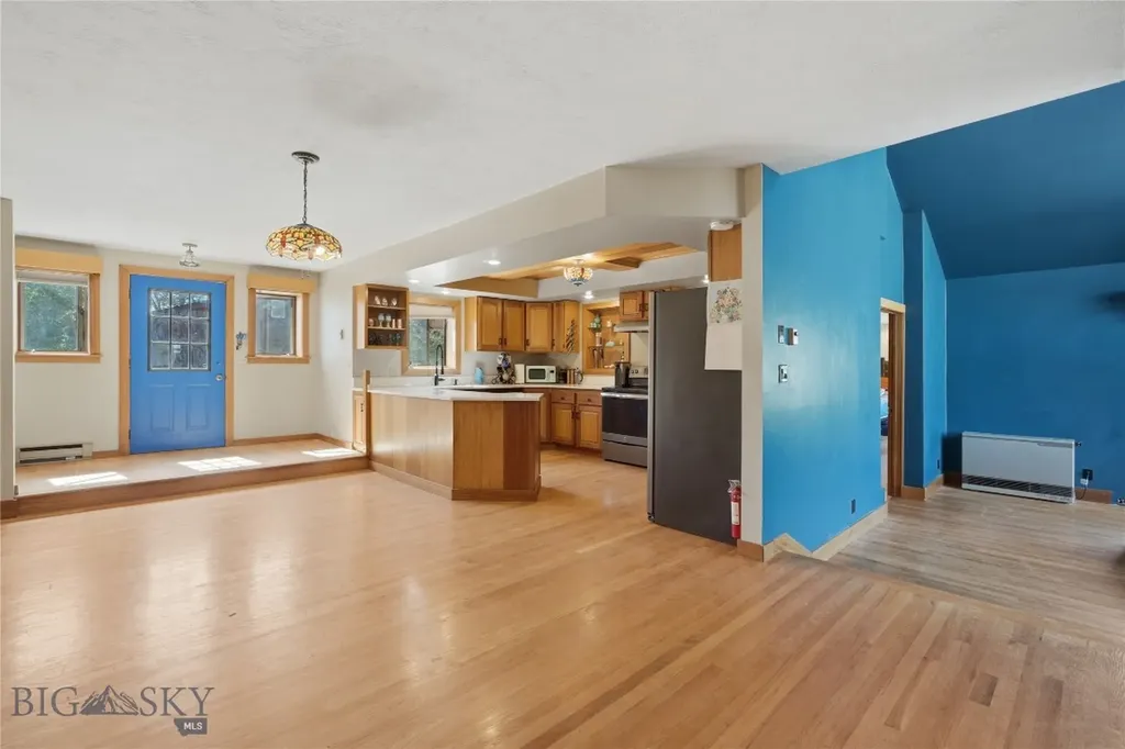 207 S Broadway Street Manhattan MT 59741
