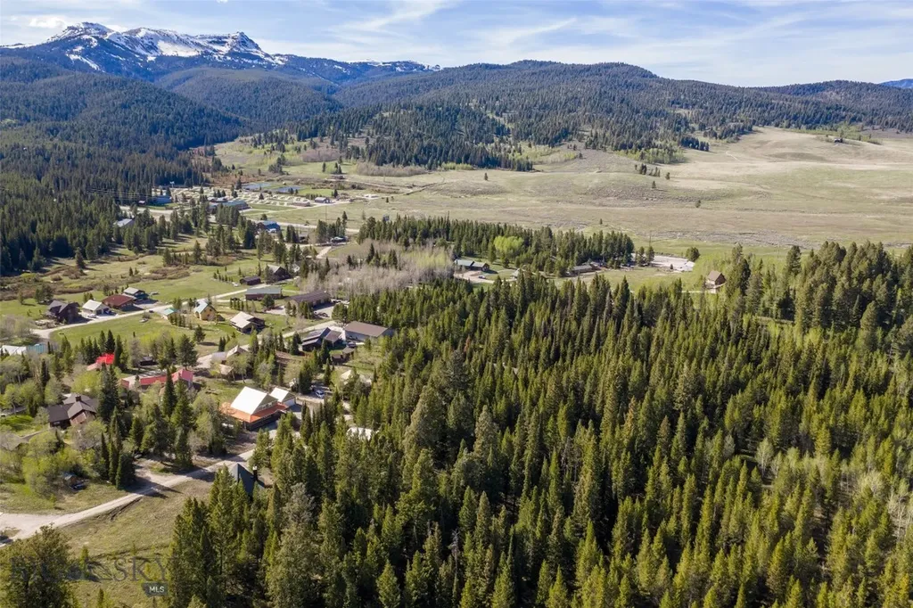188 Black Moose Road West Yellowstone MT 59758
