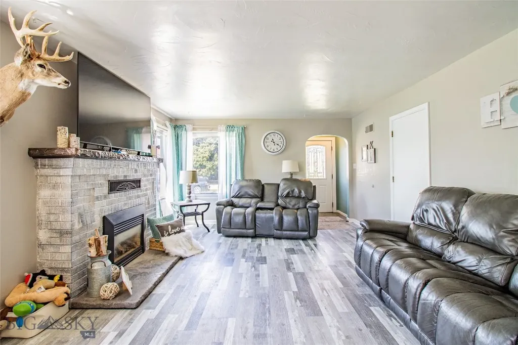 1804 Lowell Butte MT 59701