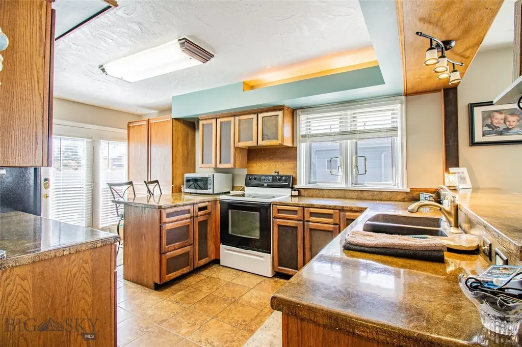 1804 Lowell Butte MT 59701