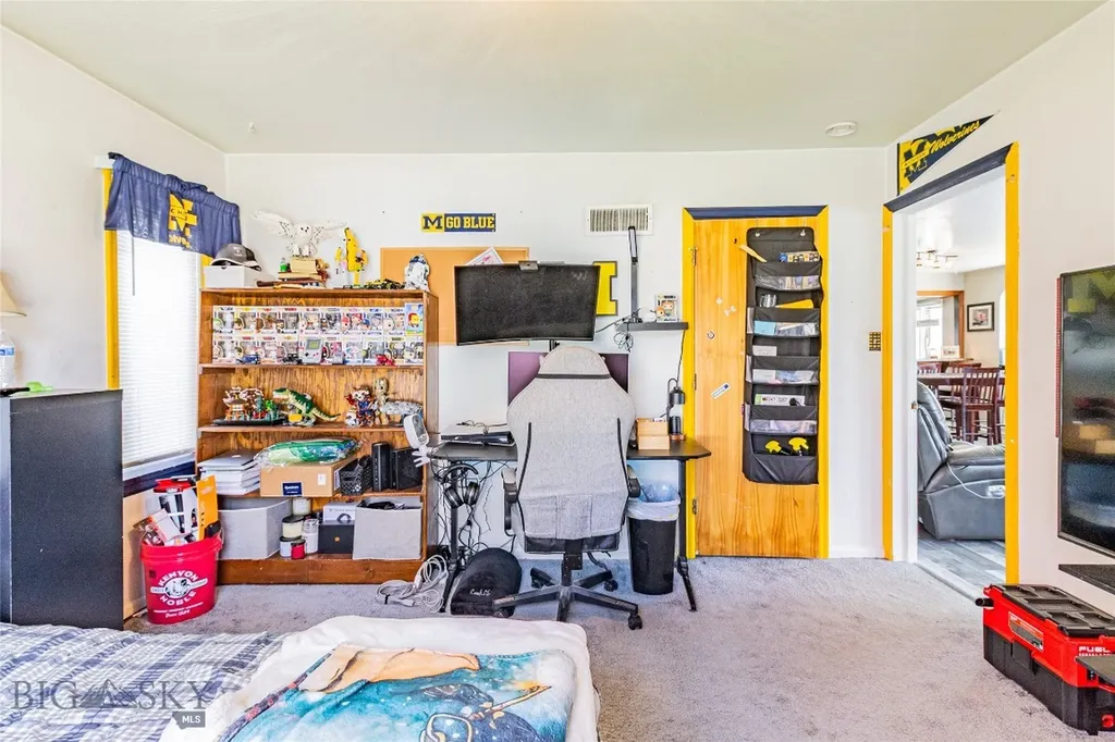 1804 Lowell Butte MT 59701