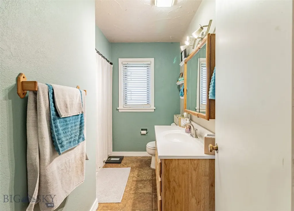 1804 Lowell Butte MT 59701