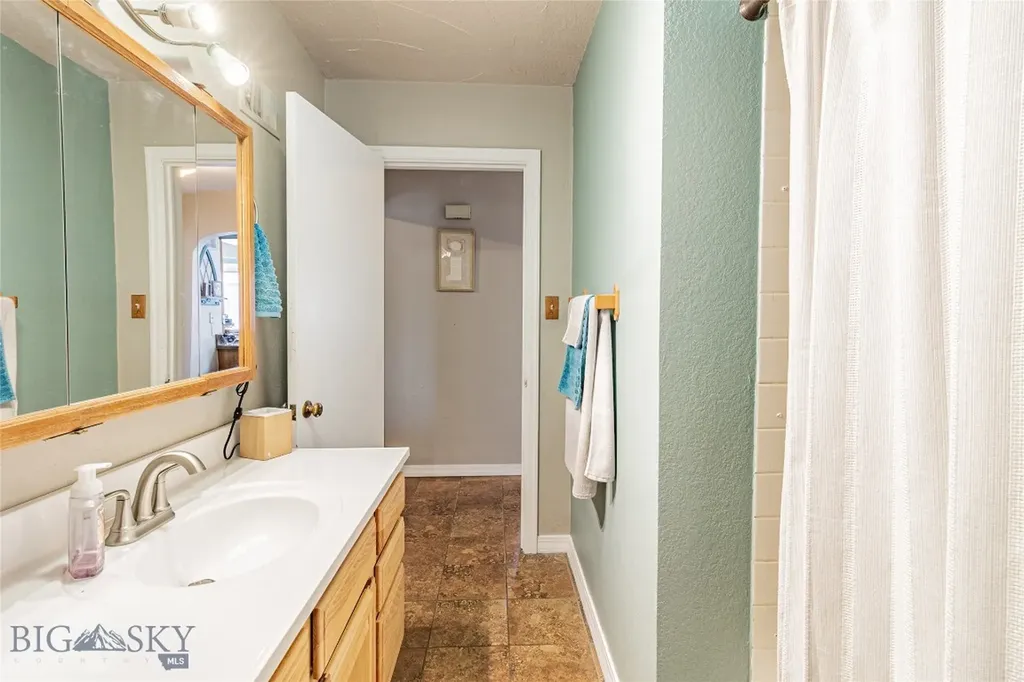1804 Lowell Butte MT 59701