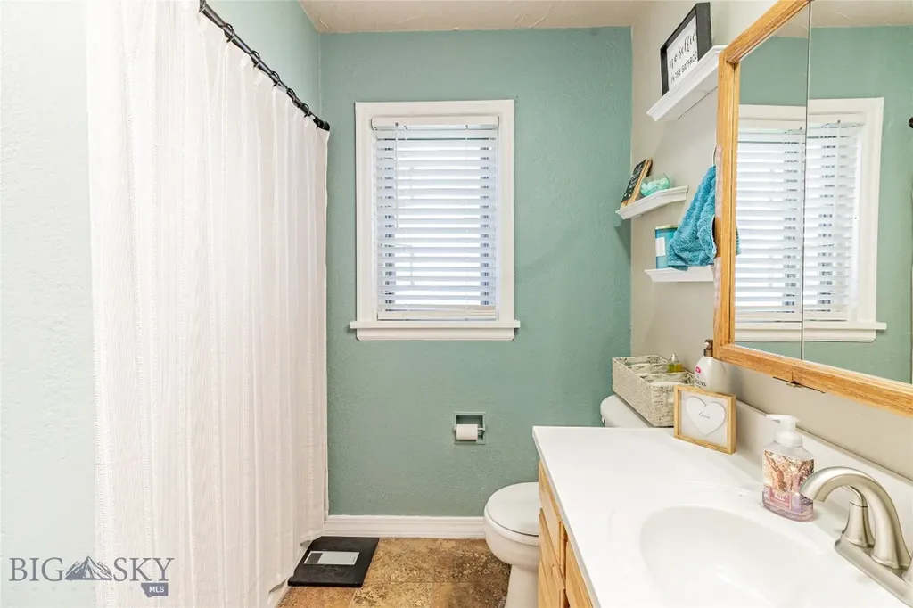 1804 Lowell Butte MT 59701
