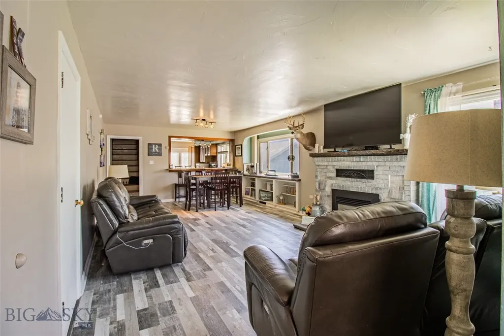 1804 Lowell Butte MT 59701
