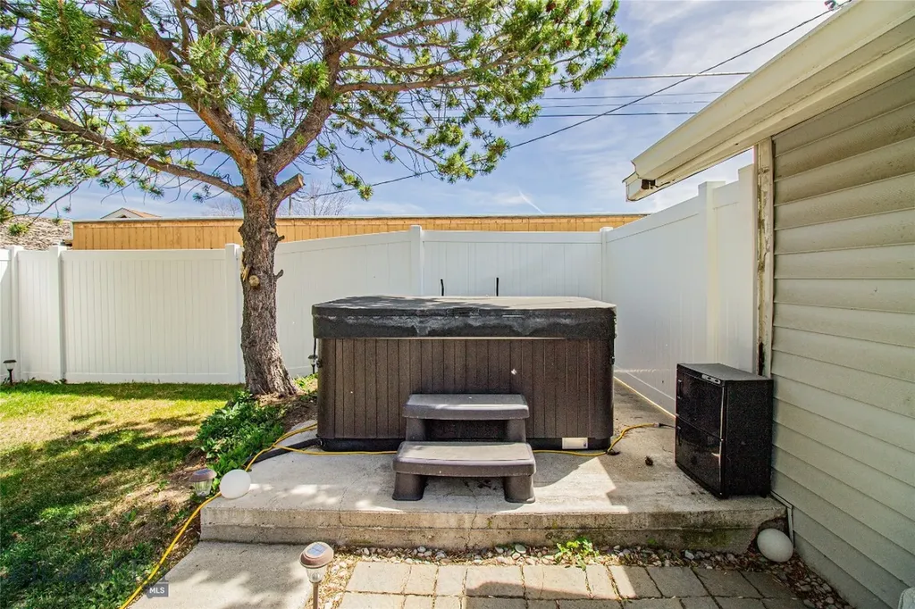 1804 Lowell Butte MT 59701