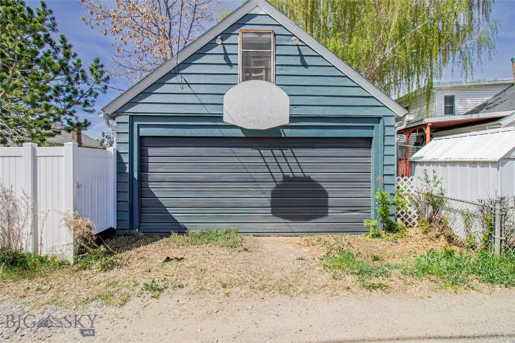 1804 Lowell Butte MT 59701