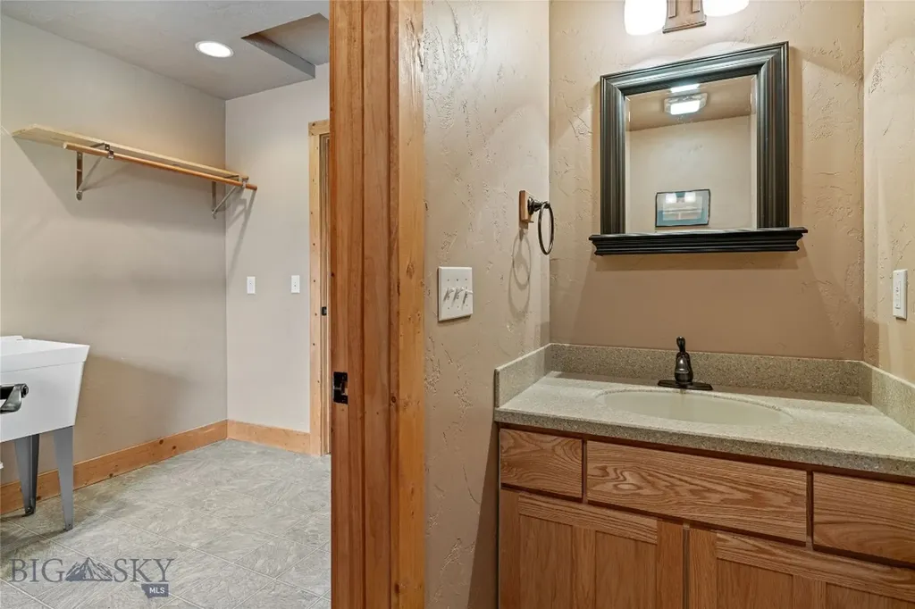 12 Easy Jag Lane Ennis MT 59729