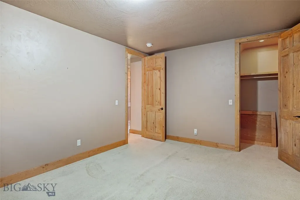 12 Easy Jag Lane Ennis MT 59729