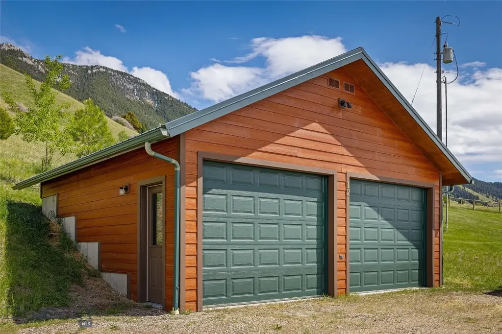 12 Easy Jag Lane Ennis MT 59729