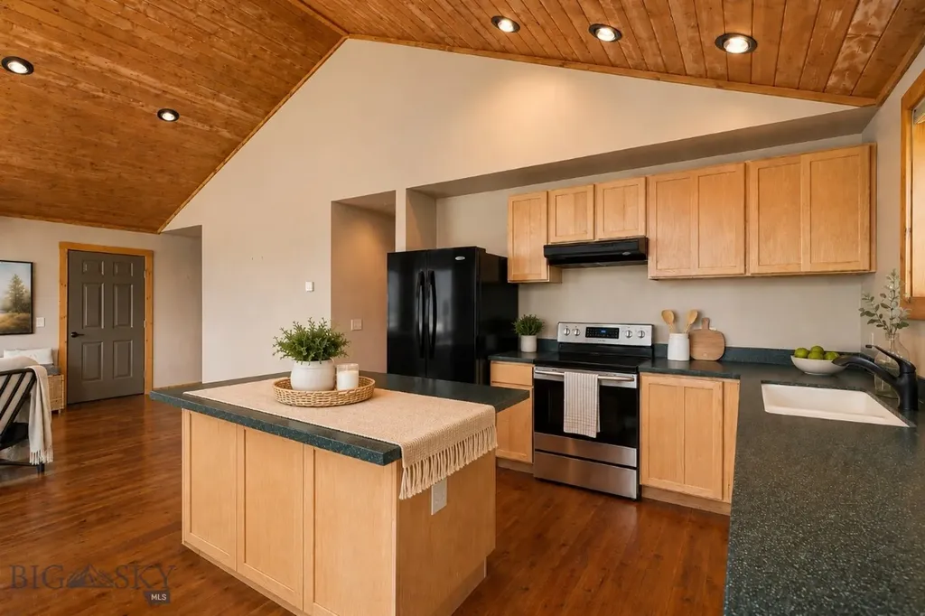 12 Easy Jag Lane Ennis MT 59729