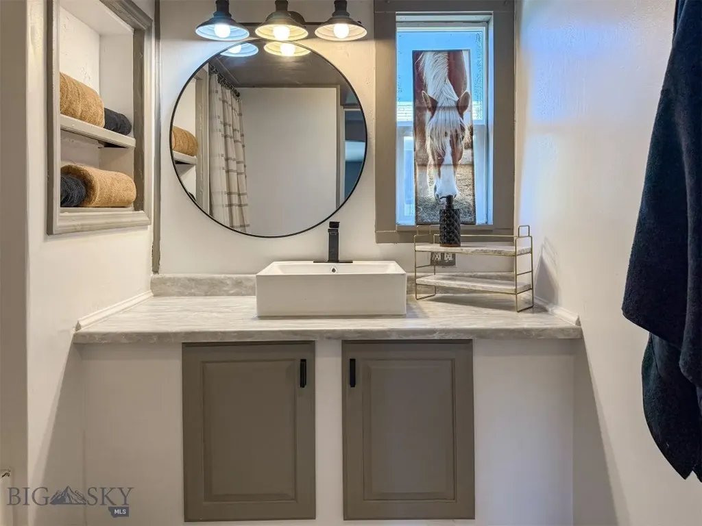654 5th Avenue Ulm MT 59485