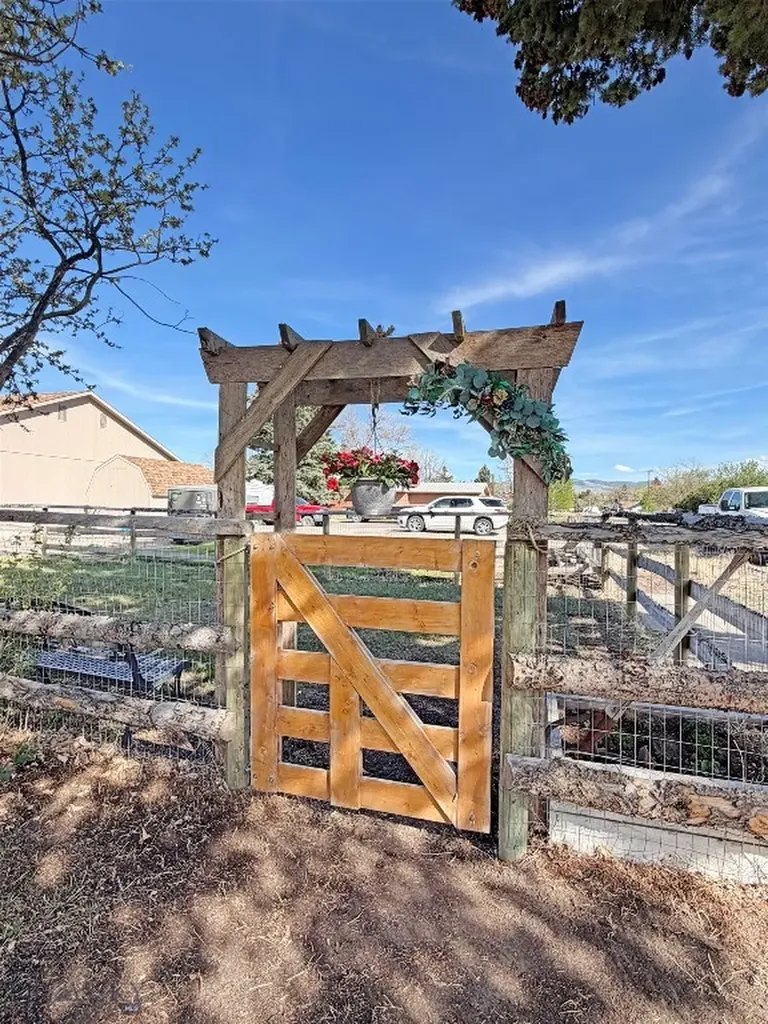 625 E Glendale Street Dillon MT 59725