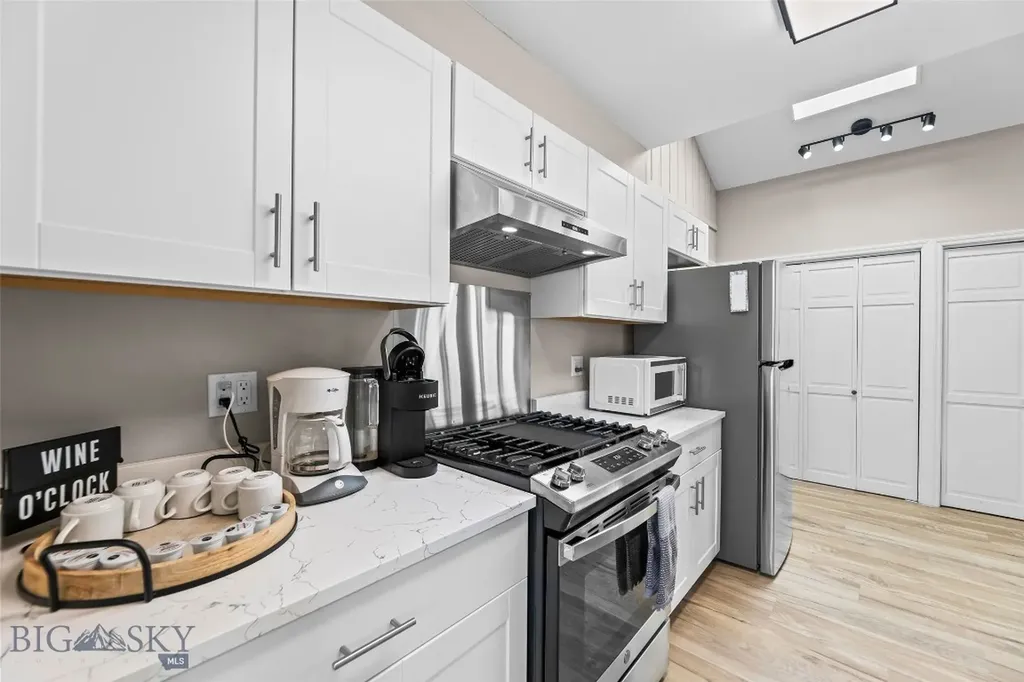 32 Strong Lane Livingston MT 59047