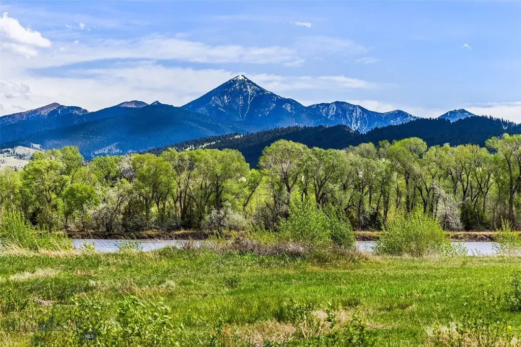 32 Strong Lane Livingston MT 59047