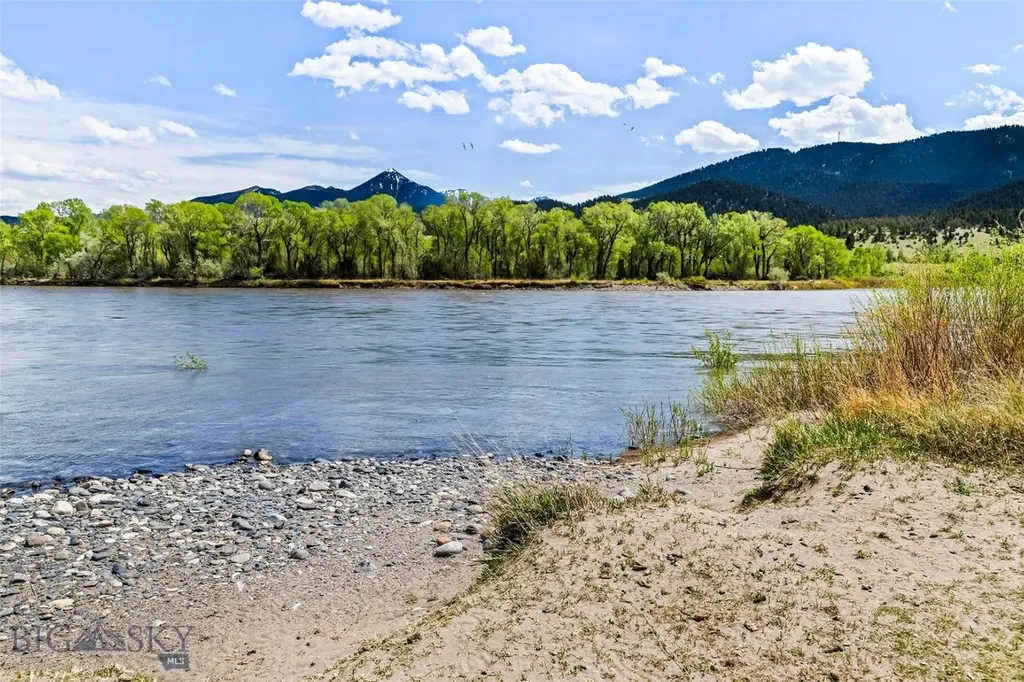 32 Strong Lane Livingston MT 59047