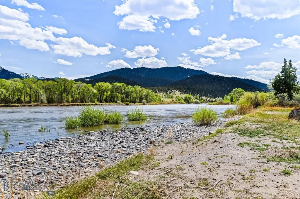 32 Strong Lane Livingston MT 59047