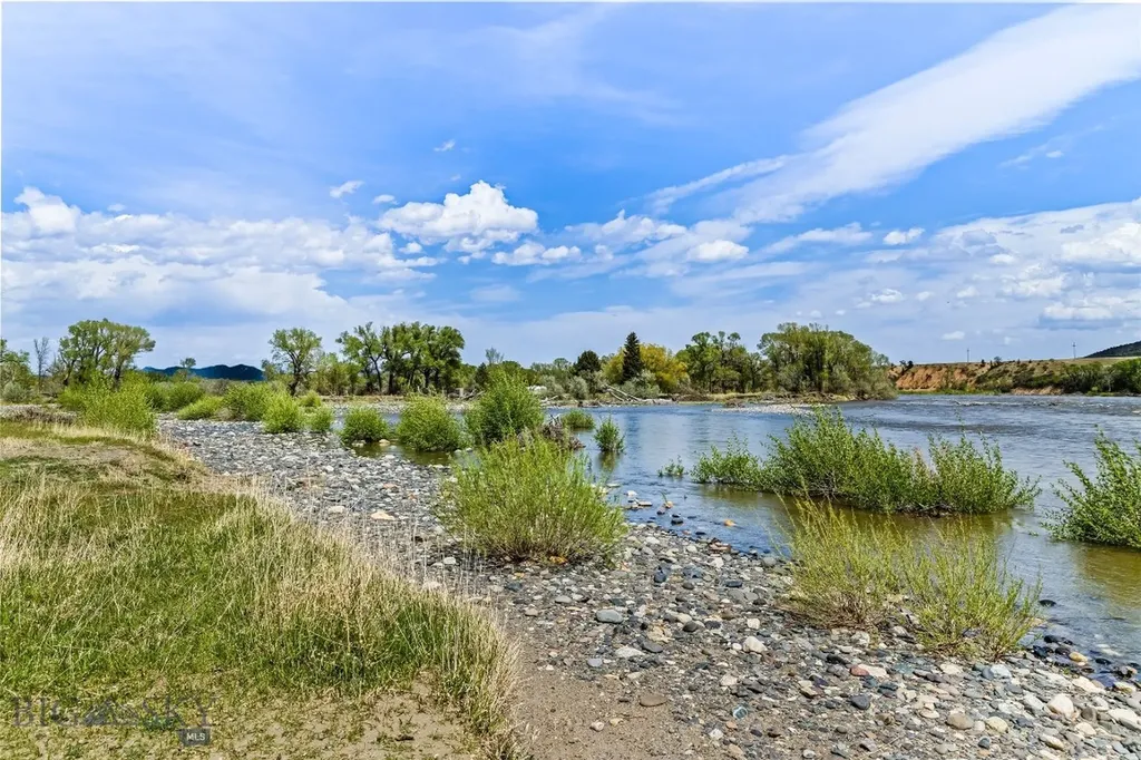 32 Strong Lane Livingston MT 59047