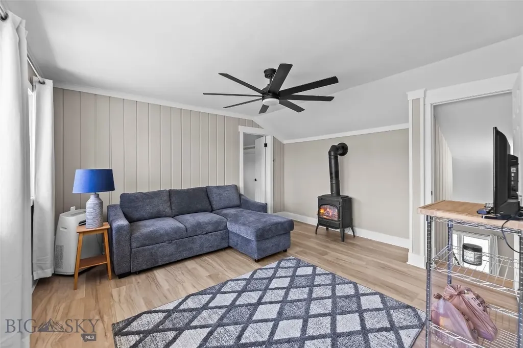 32 Strong Lane Livingston MT 59047