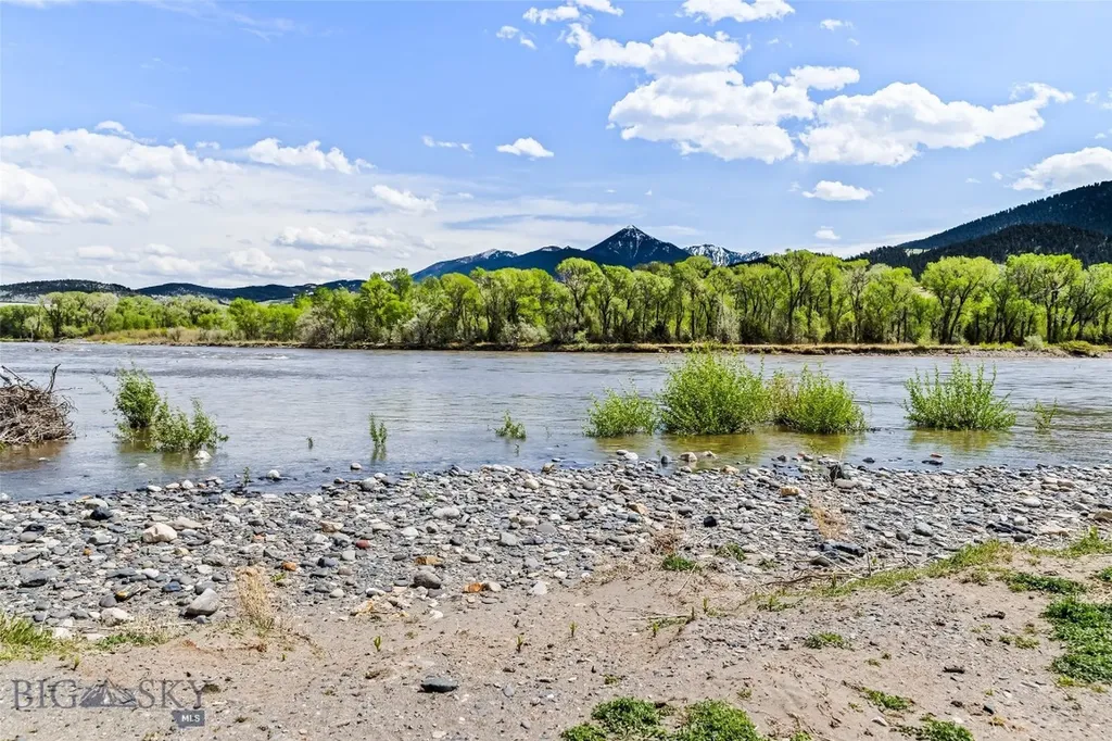 32 Strong Lane Livingston MT 59047