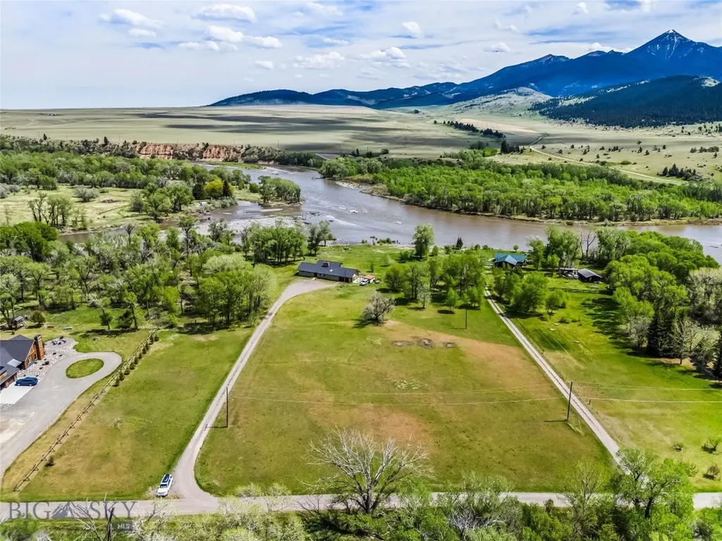 32 Strong Lane Livingston MT 59047