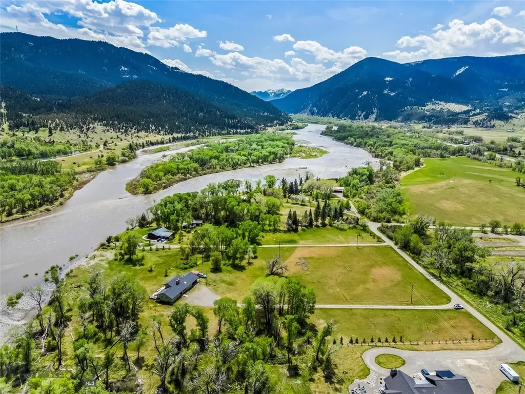 32 Strong Lane Livingston MT 59047