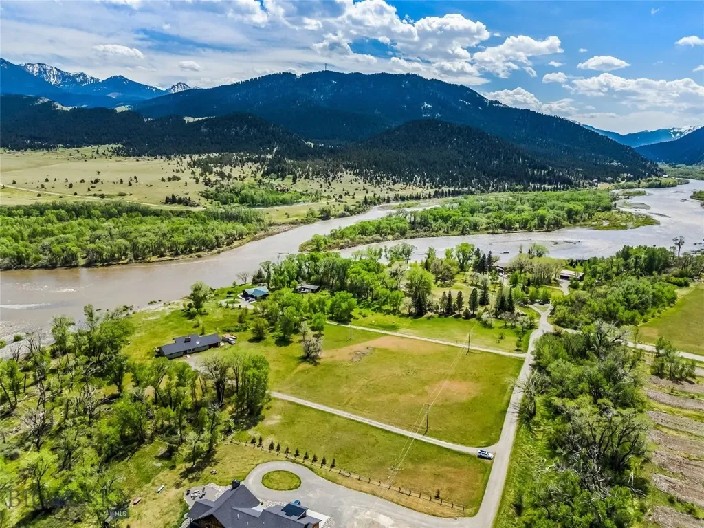 32 Strong Lane Livingston MT 59047