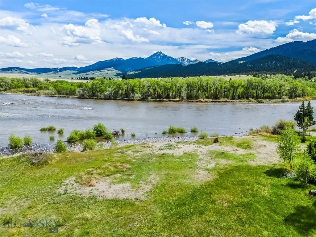 32 Strong Lane Livingston MT 59047